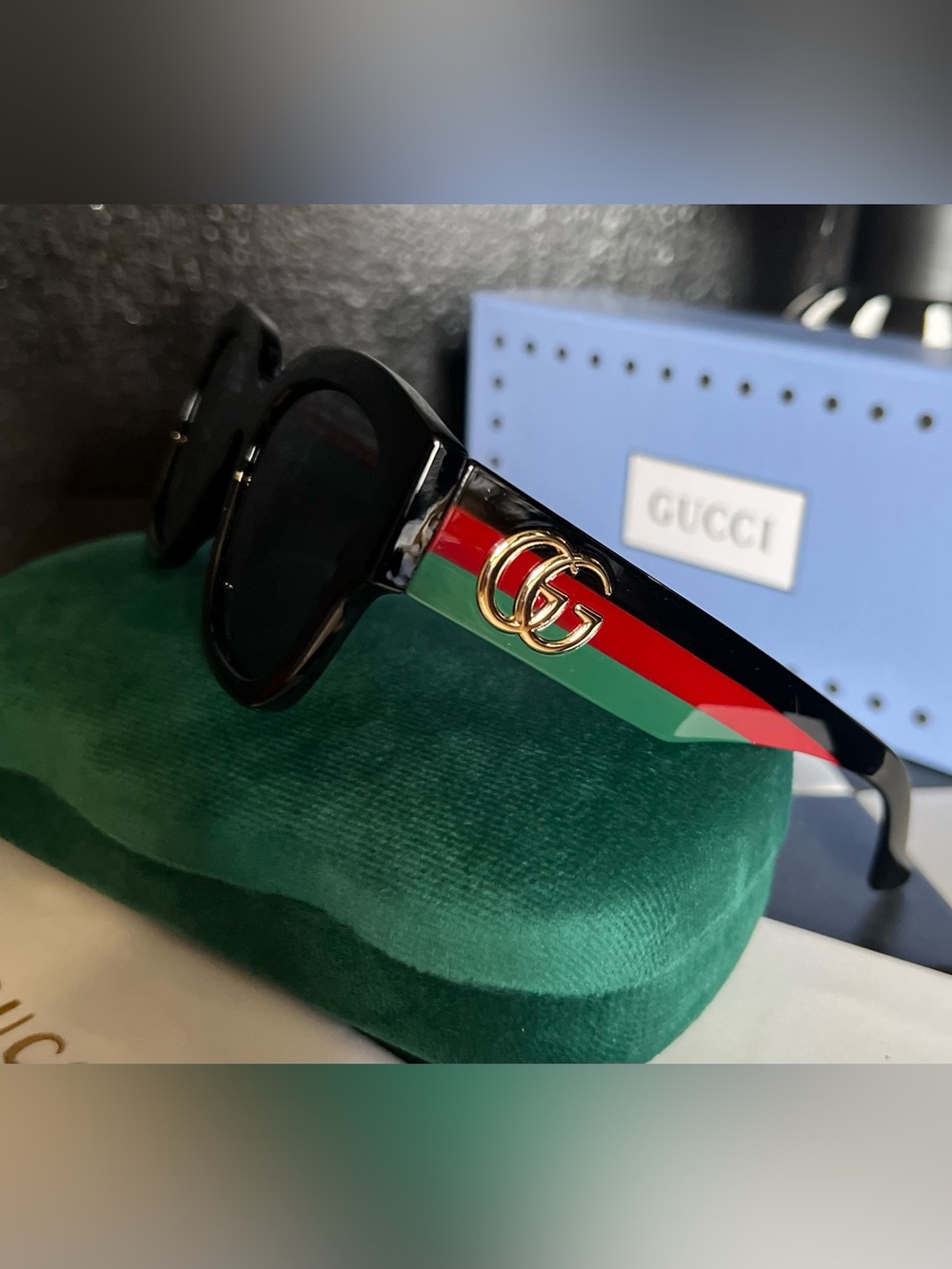 Luxury Designer Black Sunglasses with Red and Green Stripe with gold Logo-NIB